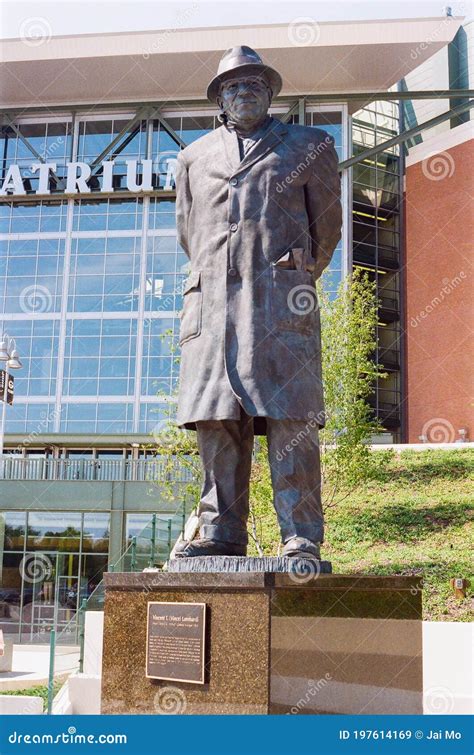 Vince Lombardi Statue Outside Lambeau Field Editorial Stock Image