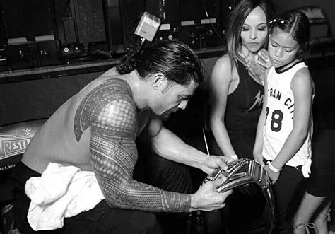 Roman Reigns Backstage With His Wife Galina And Their Daughter Jojo 0 Leati And Galina Anoai