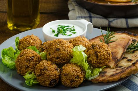 An overview of jewish cuisine around the world, highlighting food traditions and significant dishes, including ashkenazi, sephardi and mizrahi fare. Ask the Expert: 5 DIY Yom Ha'atzmaut Celebrations | My ...