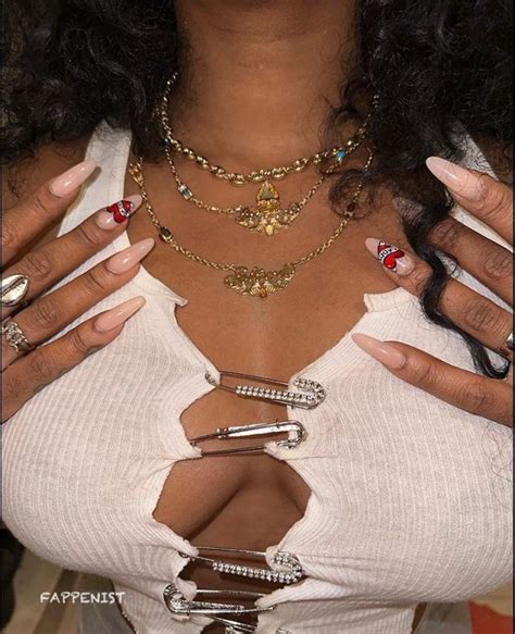 Sza Big Tits And Sexy Ass Booty Fappenist