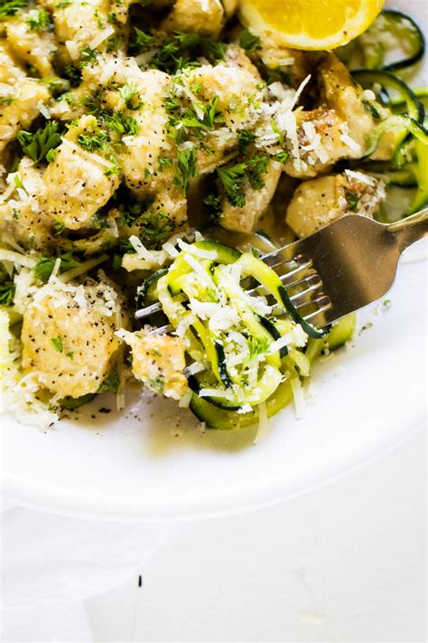 This Chicken Zucchini Noodle Alfredo Is A Delicious Low Carb Option To