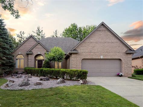 1033 Bloomview Cir, Rochester, MI 48307 | Zillow