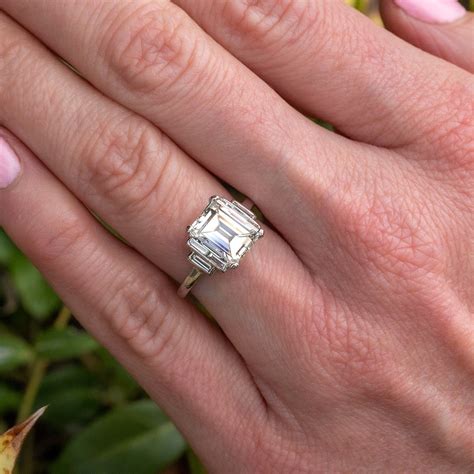 Stunning Vintage Emerald Cut Diamond Engagement Ring Platinum 325ct J