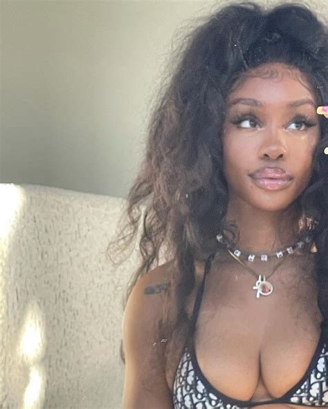 singer sza showcases her banging bikini body as she poses for mirror selfies