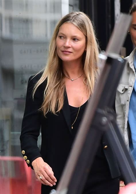 I don't have entourages, i'm as normal as you can get in this lifestyle. KATE MOSS Out and About in London 06/19/2020 - HawtCelebs