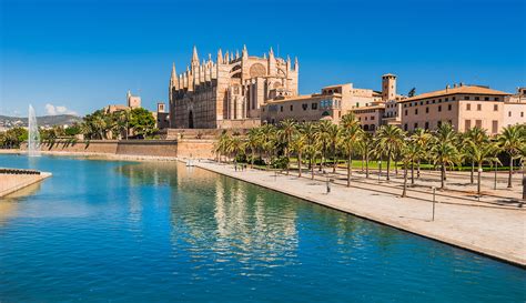 Incluso aquellos que se atreven a dar el salto a las islas baleares, debe estar bien asesorado. Alquiler de coches en Mallorca Aeropuerto - Record Go