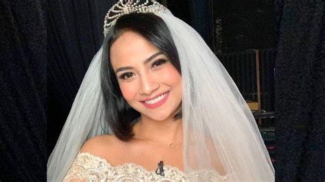 Tak dihadiri oleh ayah kandung, vanessa angel nikah siri? Intip Pernikahan Mewah Vanessa Angel , Tampilan Makeup Flawless saat Akad , Orangtua Tidak Tahu ...