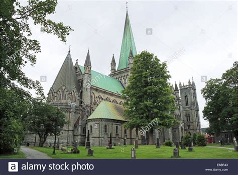 Nidaros har ikke ansvar for innhold. East facade, Nidaros Domkirke (Nidaros Cathedral ...