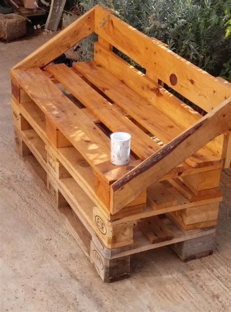 Wooden pallet wall shelf ideas: Outdoor Pallet Sofa | Wood pallet furniture, Wooden pallet ...