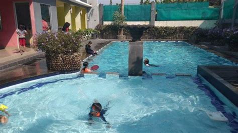 Selain bisa berolahraga, kolam renang juga bisa jadi sarana relaksasi dan tempat memulihkan diri. Harga Tiket Kolam Renang Fajar Indah Permata 2 Solo ...