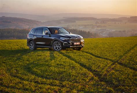 The 40i delivered 28 mpg and the 50i managed 23 mpg, matching the gle450's result. Test BMW X5 xDrive30d (2019) - AutoWereld