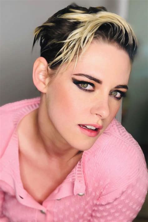 These are two factors to keep in mind constantly when picking a hairstyle for this face type. 30 Flattering Haircuts And Hairstyles For Diamond Face Shape