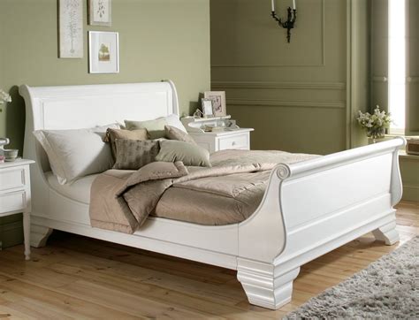 It is designed with a raised base and horizontal frames that consists of rows of originated in the french or roman empire, sleigh queen bed frames are made of heavy wood material. Bordeaux French Style White Wooden Sleigh Bed | White ...