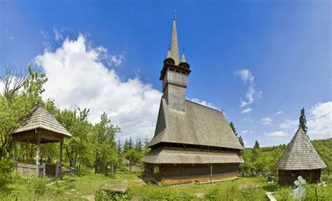 Biserica De Lemn Sf Nicolae Din Comuna Budesti Judetul Maramures