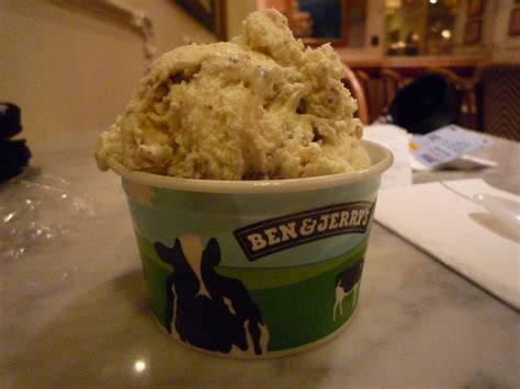 Waarom deze smaak is ondergegaan weet men niet, maar het kunnen de pistachenoten zijn. Ben & Jerry's New Ice Cream, Cannoli, Announced : Leisure ...