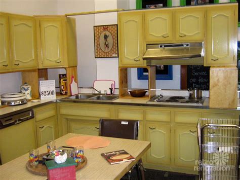 Most any kitchen comes alive with our matte white appliances. Never used! A 1960s harvest gold kitchen for sale in ...