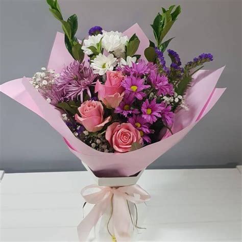 Use this site to create online ecards with a floral or postcard image and your personal message! I Miss You | CanaFlora - Flower Delivery in Canada
