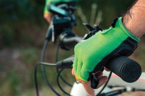 Say top glove good but paste all the negative reviews. The Top Cycling Gloves For Men In 2020 - Review and Guide