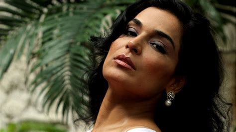Meera The Actress In A Legal Row To Prove Shes Unmarried Bbc News
