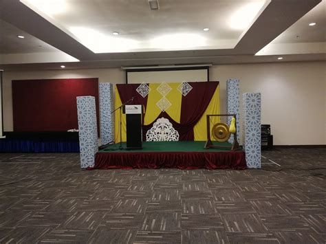 Maybe you would like to learn more about one of these? Tradisional Hiasan Pentas Tema Kampung