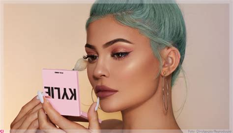 Coty Tem Interesse Em Comprar Kylie Cosmetics Cosmetic Innovation