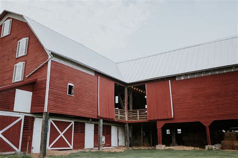 Red August Farm Venue Waynesboro Va Weddingwire