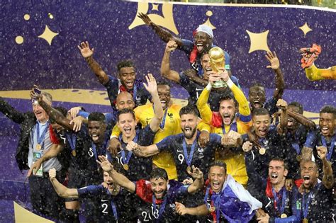 Coupe Du Monde Equipe De France 2018 - CM 2018 - «Félicitations», «Deux étoiles !», «Chapeau», la presse