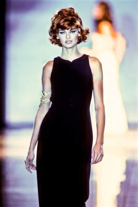 Linda Evangelista Gianni Versace Runway Show 1992 Linda Evangelista