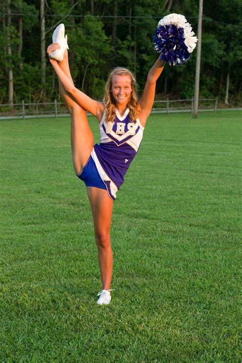 Pin By D Phelps On Sports Cheerleading Poses Cheerleading Pictures