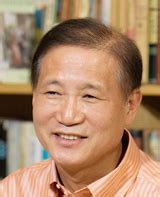 찐 연예인 보는 것처럼 신기하다라면서 만개한 미소를 지었다는 후문. 온누리교회 하용조 목사 별세 - 조선닷컴 - 문화 > 문화 일반