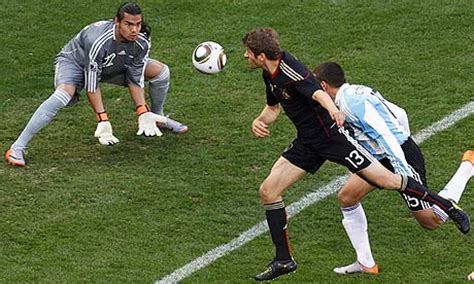 La selección de argentina fue uno de los 32 equipos participantes de la copa mundial de fútbol de 2010, que se realizó en sudáfrica entre el 11 de junio y el 11 de julio de 2010. Argentina 0-4 Germany | World Cup 2010 match report ...