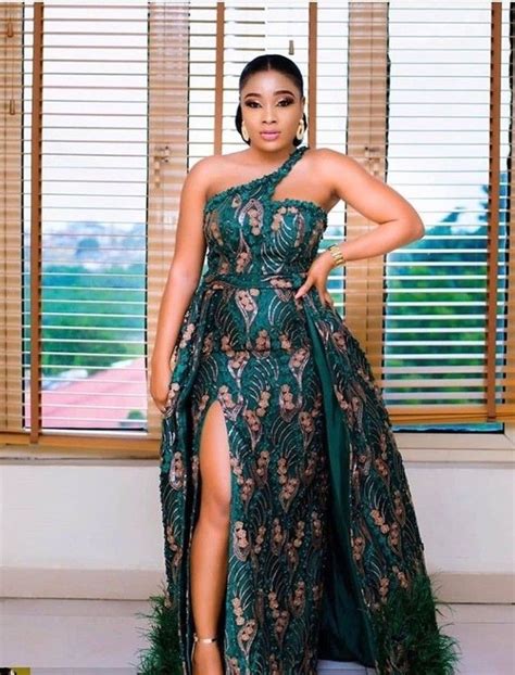 Beautiful Lace Gown In 2021 Nigerian Lace Dress Gowns Of Elegance Nigerian Traditional Dresses