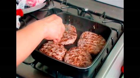 Coescrito por personal de wikihow. Cómo hacer mega hamburguesas | Carne para hamburguesa ...