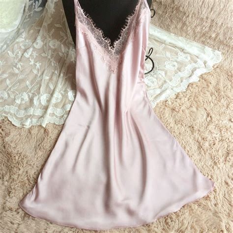 Sexy Pink Lace Ladies Satin Nightgown Sleeveless Nighties V Neck