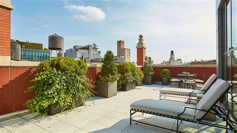 A Duplex Penthouse With Two Rooftop Terraces In Downtown Manhattan