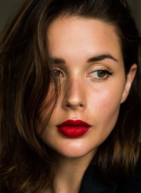 31 Reasons To Wear Red Lipstick This Month With Images Makeup Looks