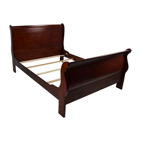 Increased comfort due to the euro slat mattress support system. 86% OFF - Cherry Wood Queen Sleigh Bed / Beds