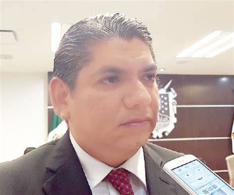 Alfredo castro (sq) regista e attore cileno (it); Ordena juez inscribir a una joven en secu - La Tarde