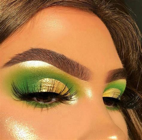 Greenyellow Eye Makeup💛💚 Dramatic Makeup Makeup Eyeshadow Green Makeup