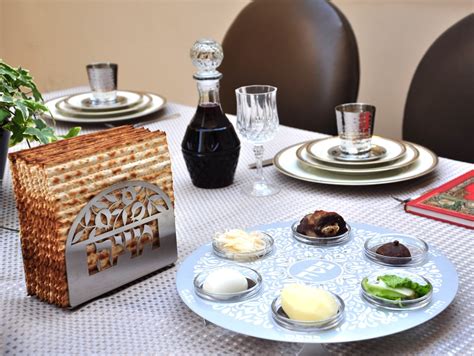 How To Decorate Your Passover Seder Table Jamie Geller