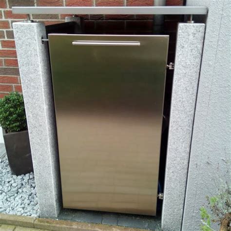 Mülltonnen mögen zwar ihren zweck erfüllen, doch eine augenweide sind sie häufig eher nicht. Mülltonnenbox aus Edelstahl bauen - Maschinenbau Feld