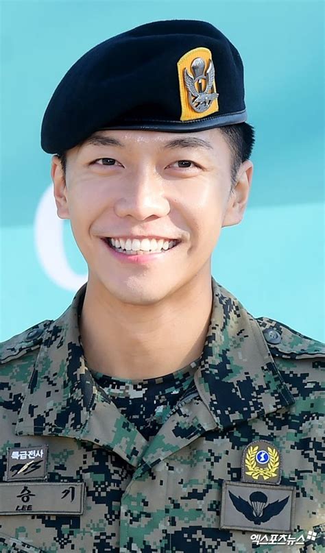 Lee seung gi is a south korean singer, actor, host and entertainer. He's Back! Lee Seung Gi Is Discharged From Military ...