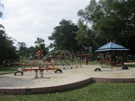 Kalau tanya pasal batu pahat, serius tak tahu nak suggest tempat menarik untuk dilawati selain shopping kat air hitam tu dan pantai minyak beku. Taman Rekreasi Tasik Y Tempat Menarik di Batu Pahat Johor ...