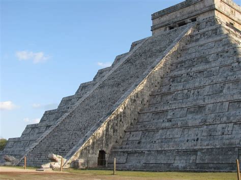 El Castillo Pirámide De Kukulcán Chichén Itzá