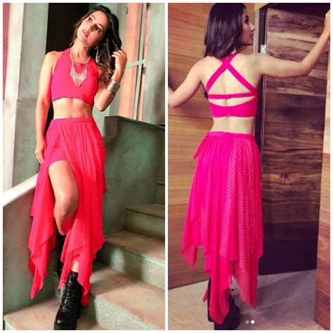 Pinkvilla Telly On Twitter Hina Khan Is Setting Social Media On Fire In A Red Hot Outfit