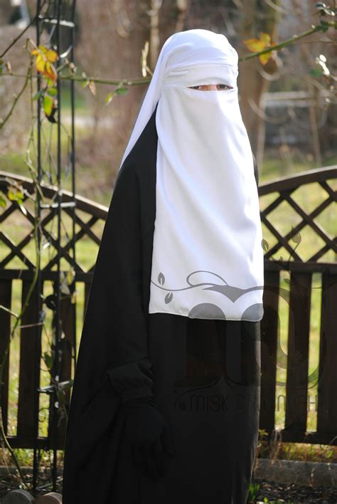 Islamische Kleidung Und Rainbow Qurane Aus Dem Orient Saudi Niqab Wei Pakaian