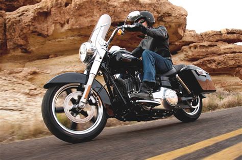 Harley davidson fat bob 103 2017 teszt onroad hu. Test: Harley-Davidson Dyna FL Switchback - Zwischen zwei ...