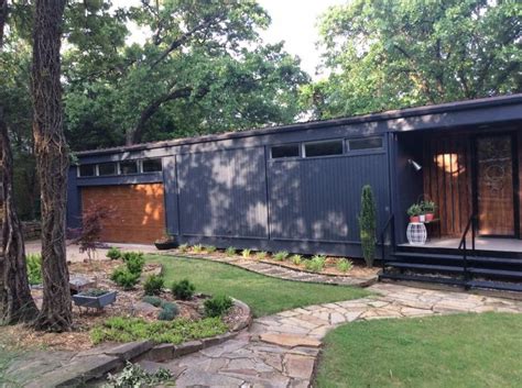 Midcentury modern colors are bright and vibrant with some neutrals and earth tones. 42 Sherwin Williams Cyberspace Paint Color 11 | Midcentury ...