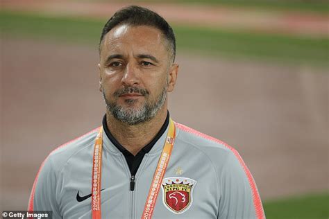Jun 17, 2021 · ukrayna deyip küçümseyeceğin ülke bizden 10 gömlek üstün. Vitor Pereira pulls out of running to become the new ...