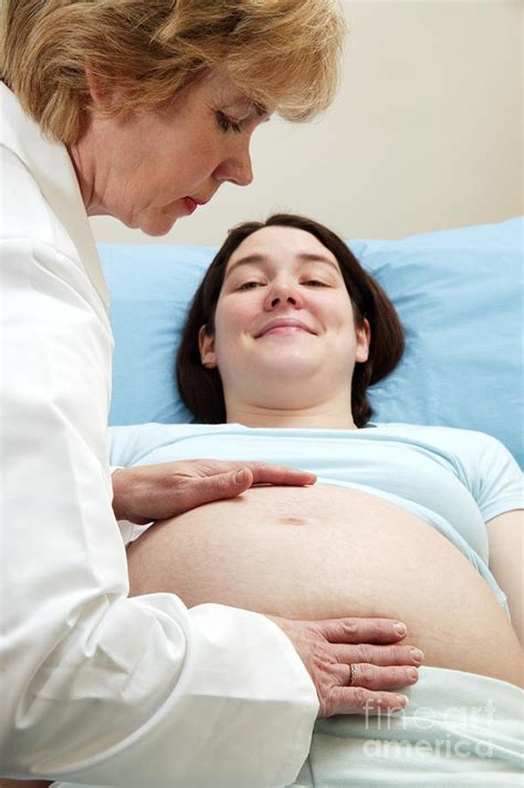 Obstetric Examination Photograph By Samuel Ashfield Science Photo